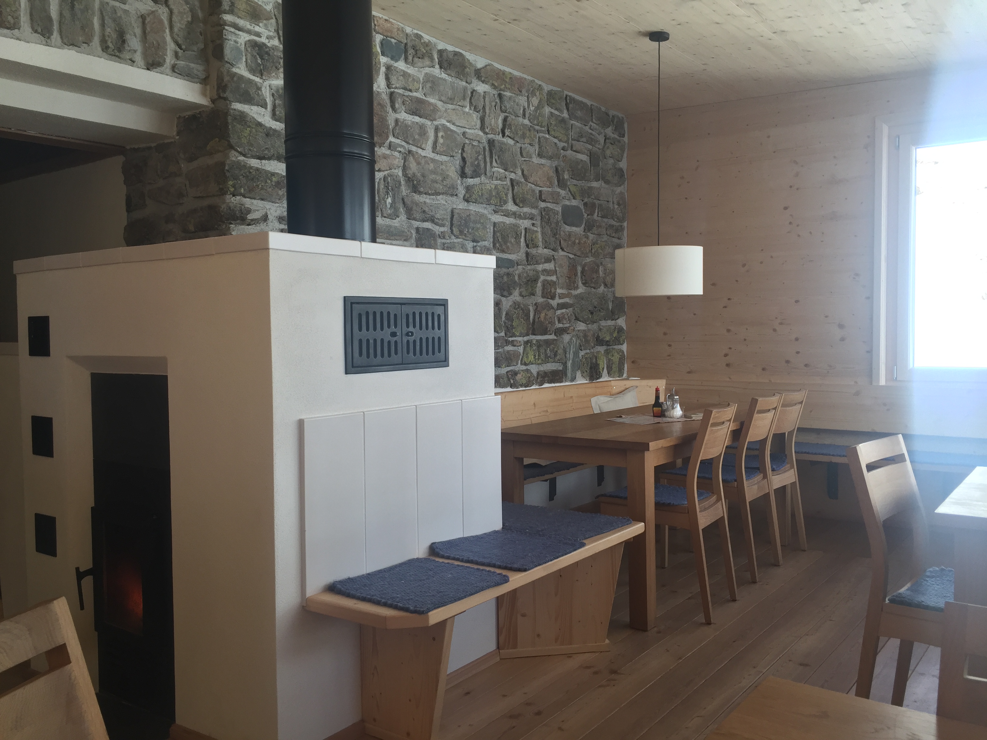 Stube der Winnebachseehütte im neuen Look, sehr gelungen!